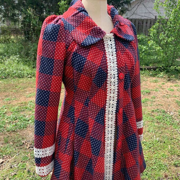 Ryu Cottage-Core Little Red Riding Hood Coat - Picture 4 of 16